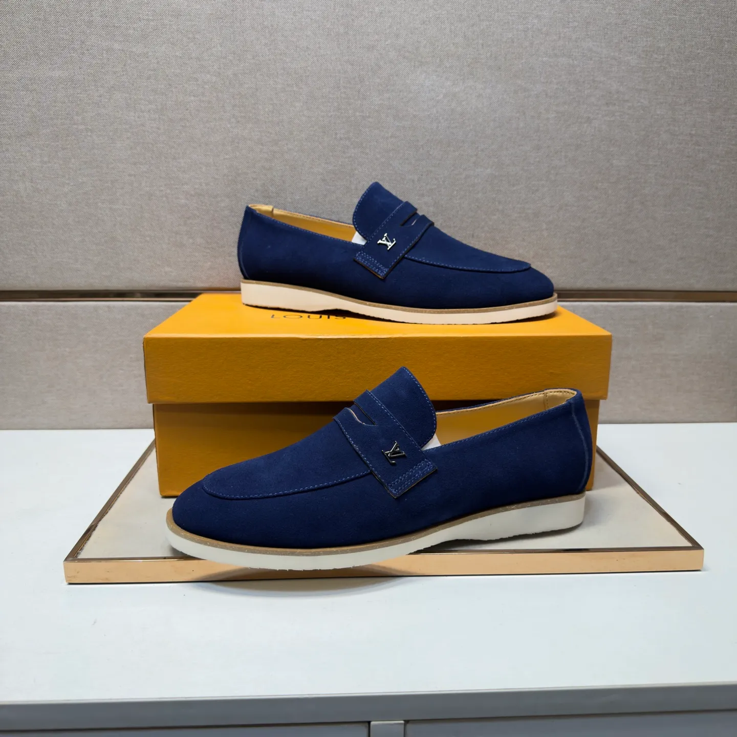 Men's men's shoes 💰pp442 [LV～] Men's casual shoes 2026z cabinet sales simultaneously 🔶Size: 38-44 #️⃣ 🔷4 colors🔜The upper is made of cowhide stitching ➕Cowhide lining, comfortable and breathable, sole: original comfortable and wear-resistant outsole, ⚠️real thing📱photographed🎬real thing is better📢📢📢